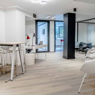 Bureau privé 30 m² 5 postes Coworking Rue de Villiers Neuilly-sur-Seine 92200 - photo 6